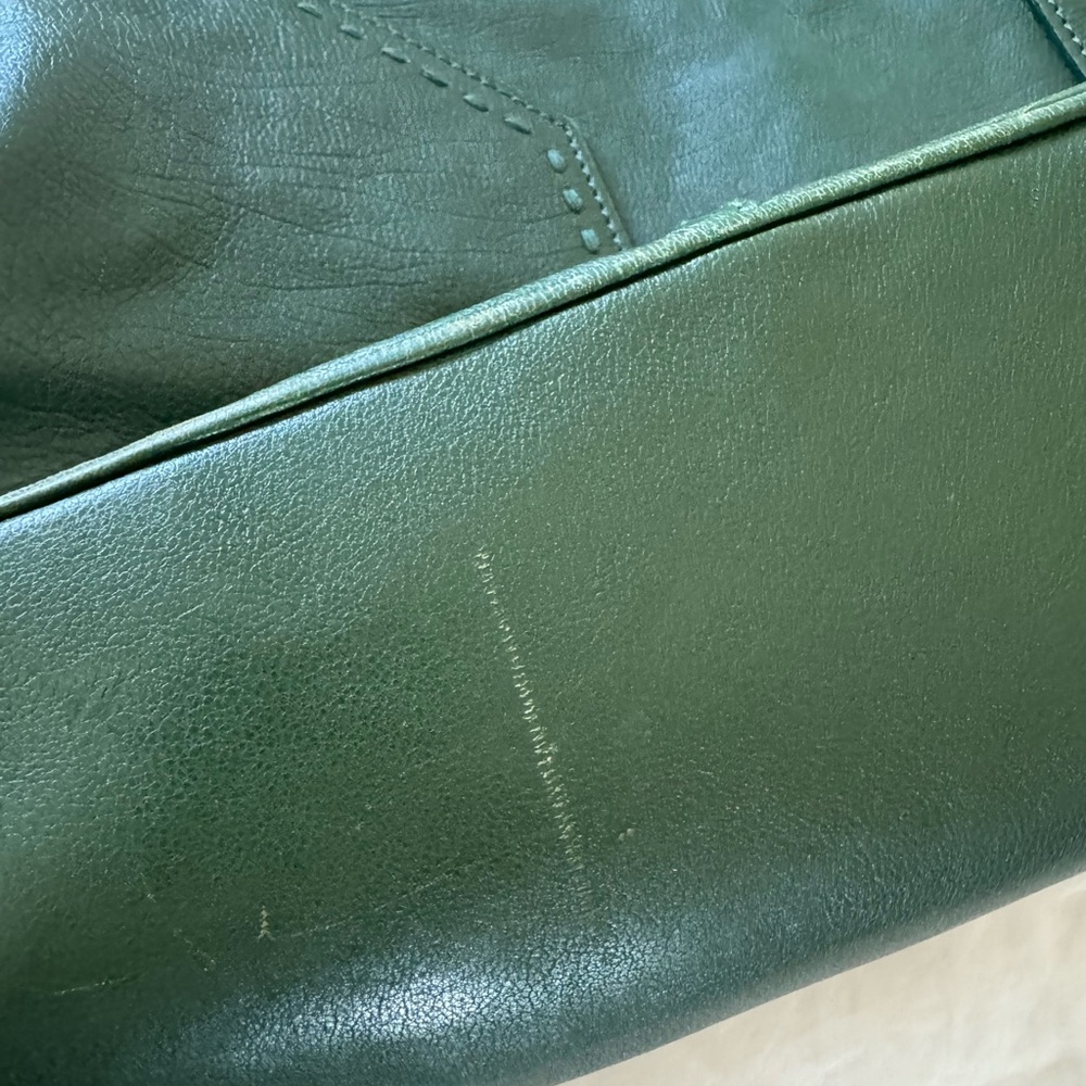 Saint Laurent Medium Muse Handbag - Picture 3 of 16